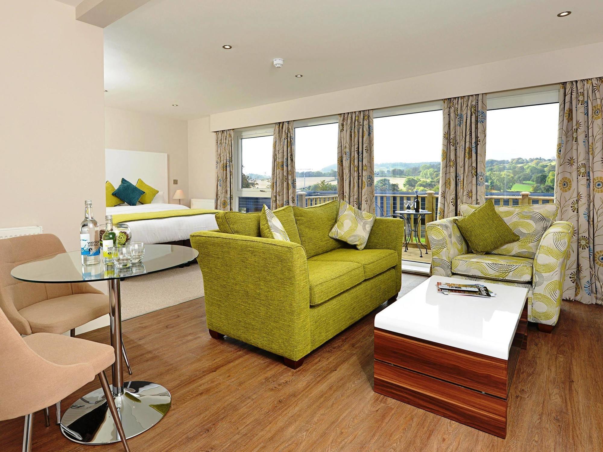 The View At The White Horse Woolley Moor Hotel Clay Cross Luaran gambar